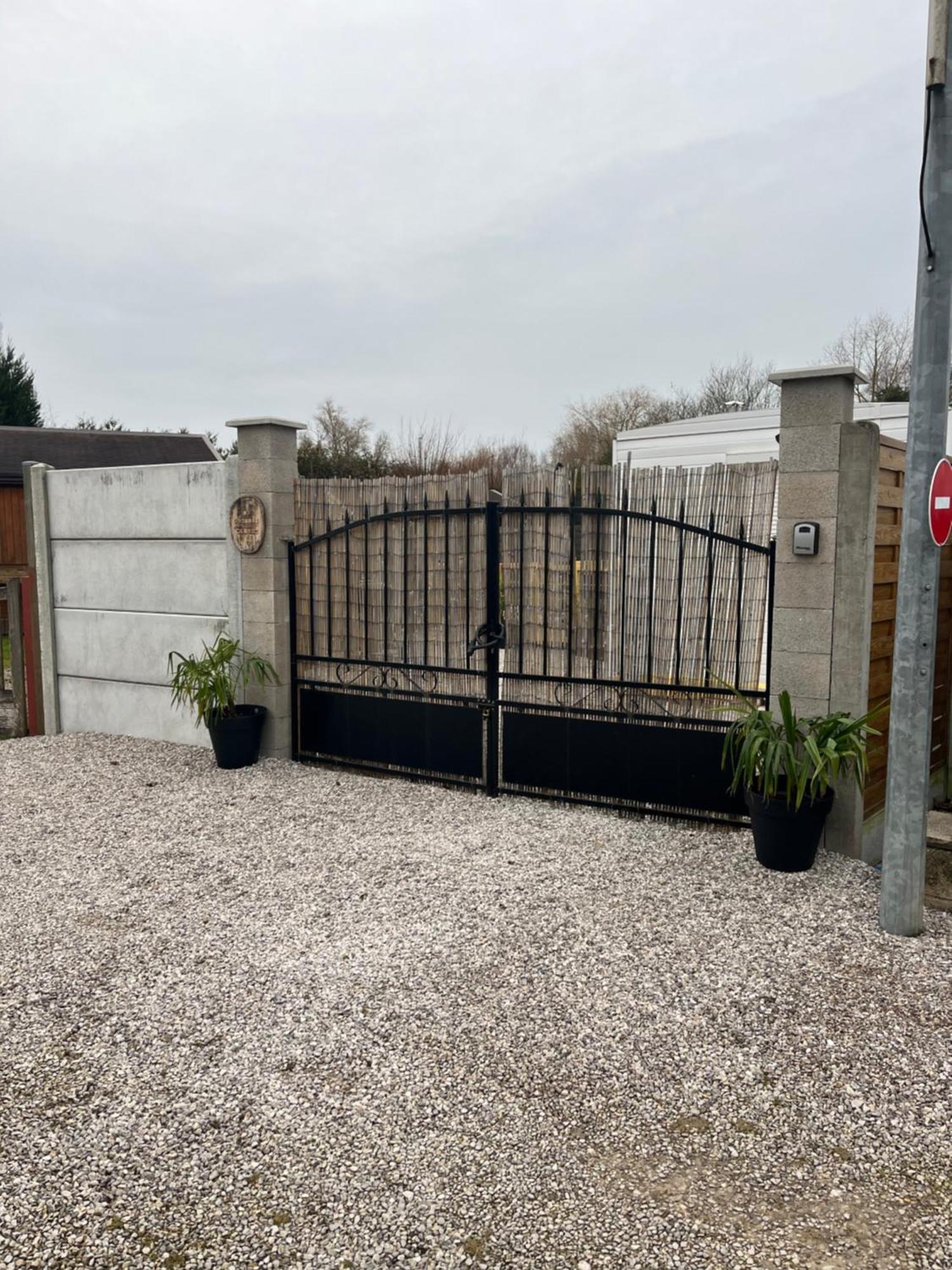 Hotel Le Familly Team Ardres Exterior foto